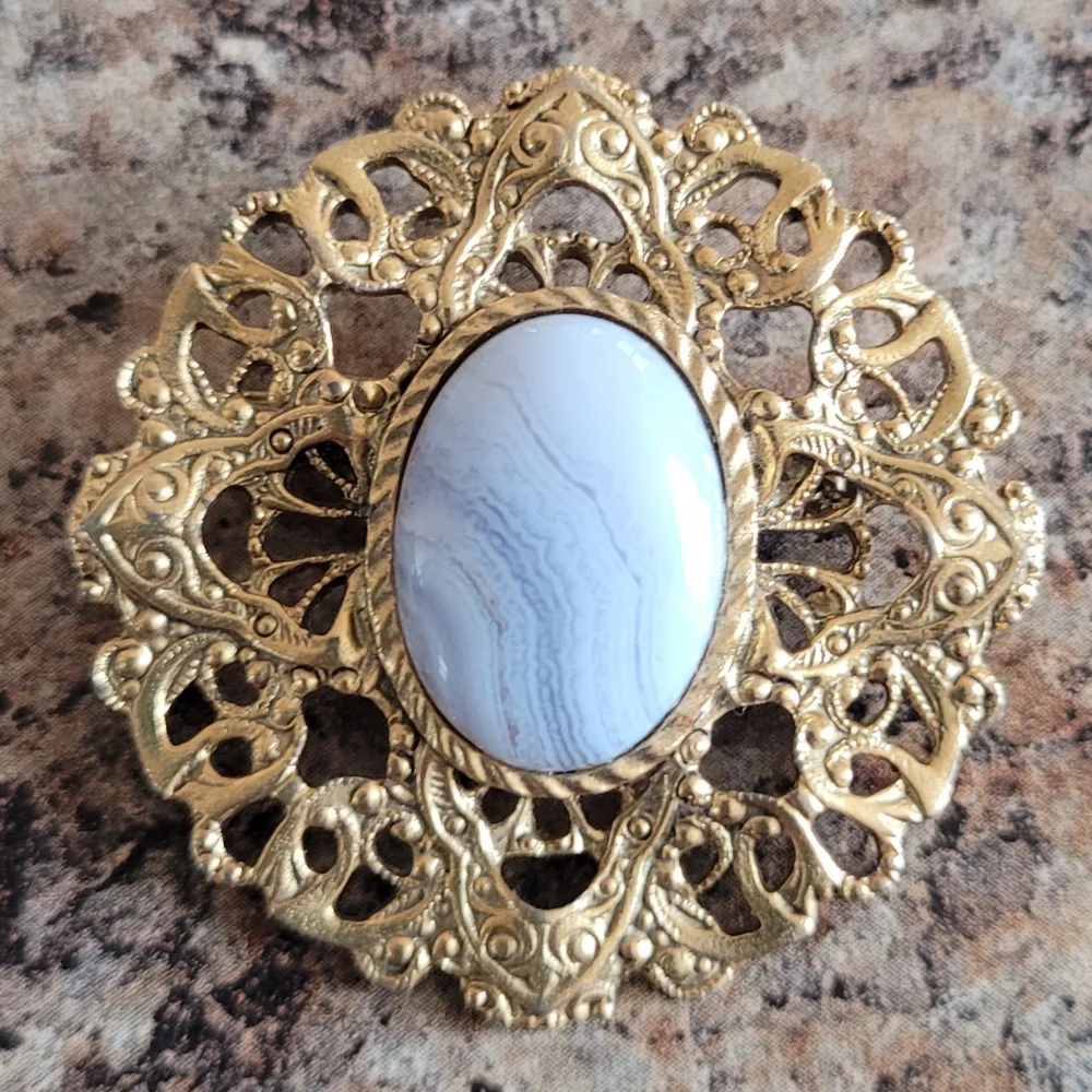 Vintage Ornate Gold Grey Agate Stone Victorian Style Brooch Pin